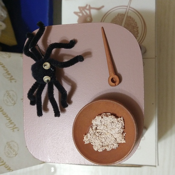 Vintage 1989 "Little Miss Muffet" Children From Mother Goose Knowles #269 D - Picture 5 of 5